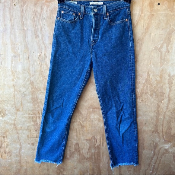 Levi’s Premium Wedgie Straight Leg Raw Hem Ankle Jean - Picture 2 of 9